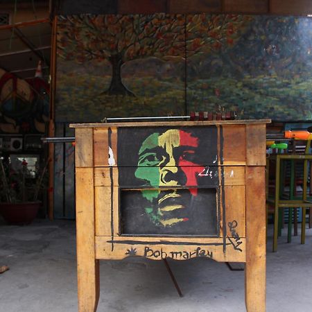 Hi Da Nang Beach Hostel 응우하인선군 외부 사진